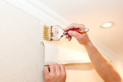 Pose de papier peint à Courbeveille — revêtements muraux et toiles de verre
